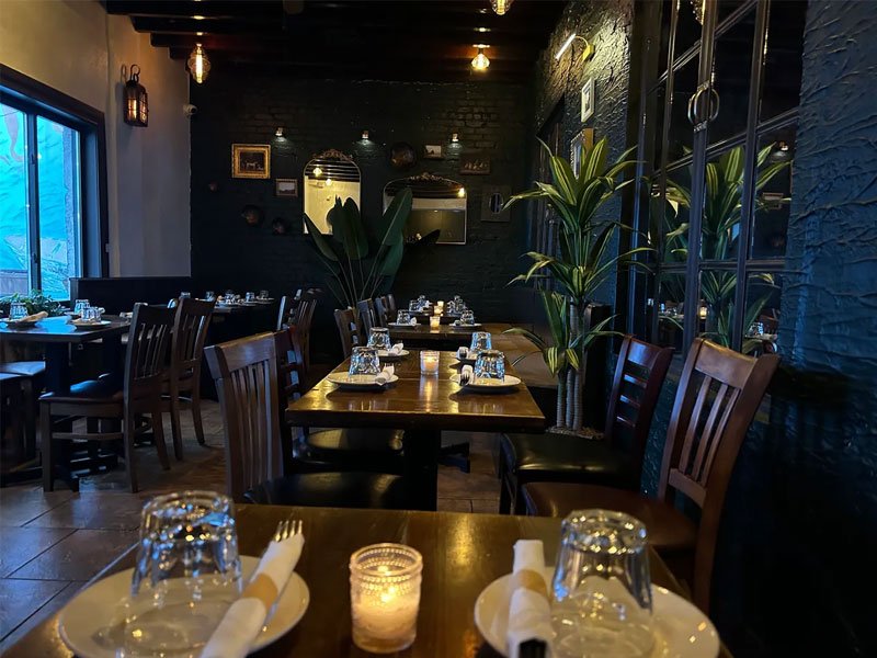 Off The Hook Raw Bar & Grill